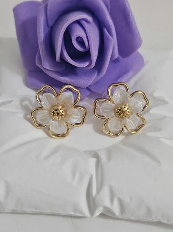 Boucles d oreilles pitons fleurs en acier inoxydable