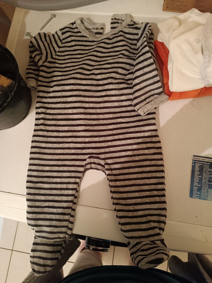 Lot de pyjamas - photo numéro 4