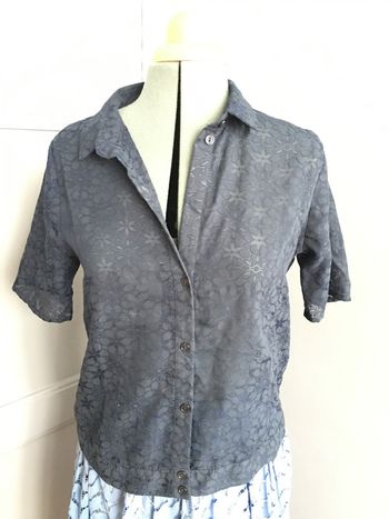 Blouse marine matière ajourée