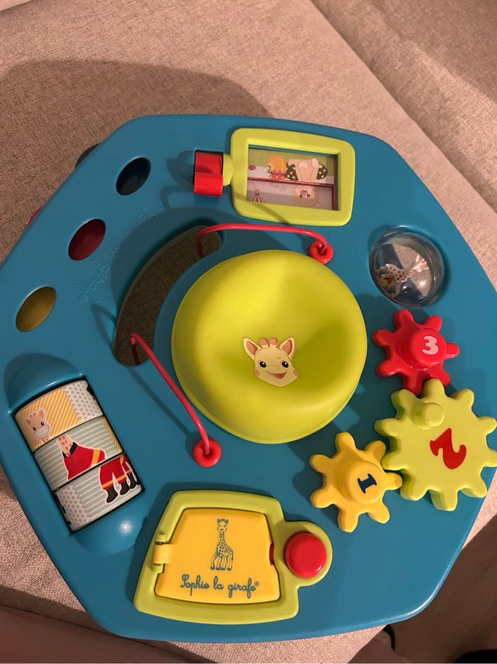 Table d’activité Sophie la girafe