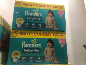 Lot 2 cartons Pampers baby dry taille 4