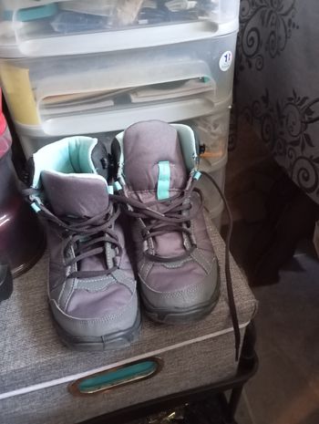 Chaussures femme 38 montantes quechua très bon état