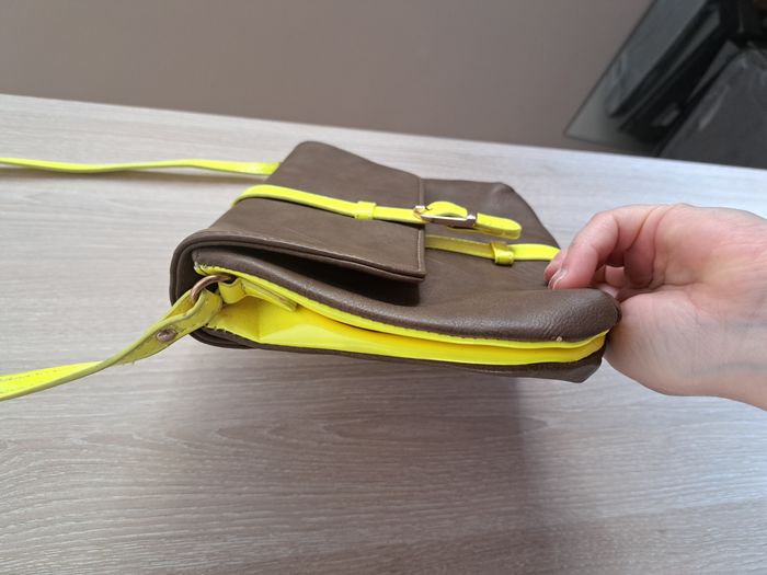 Petit sac marron et jaune fluo Camaieu - photo numéro 2