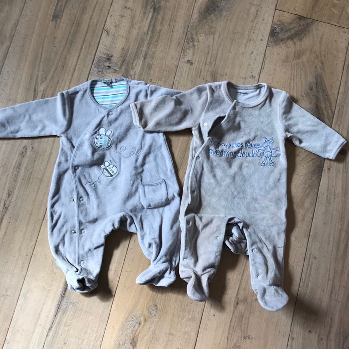 Lot de 2 pyjamas taille 3 mois