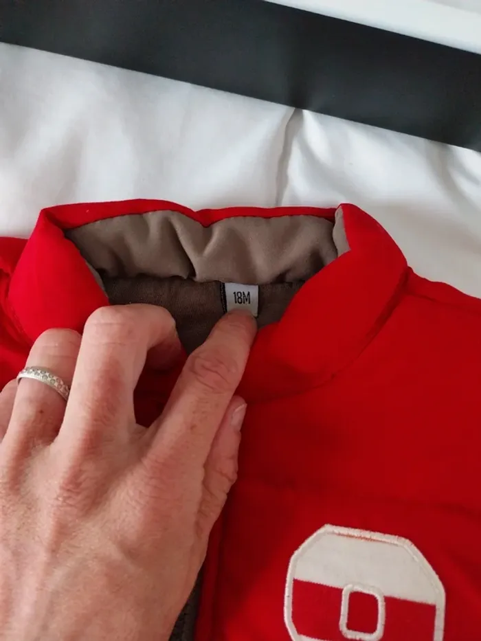 Veste / doudoune sans manche garçon 18 mois - photo numéro 3