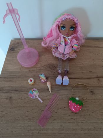 Poupée RAINBOW HIGH