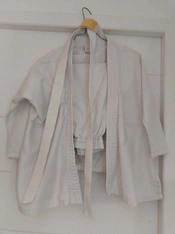 Kimono 130 Décathlon + 2 ceintures