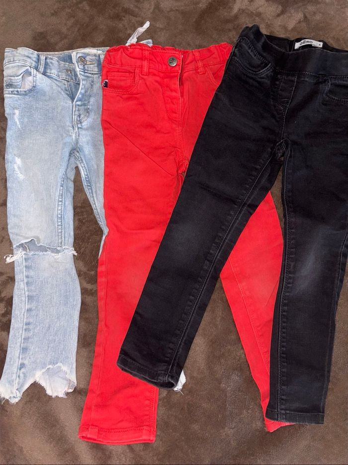 Lot de 24 vêtements fille taille 4 ans en très bon état - photo numéro 2