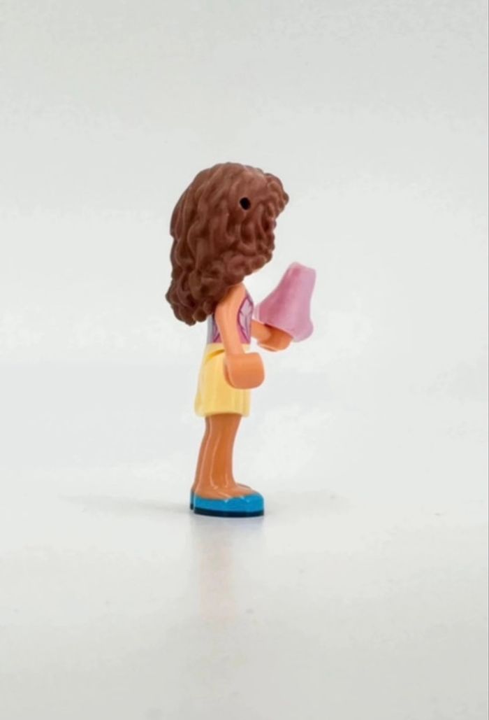 Lego Figurines Friends : Olivia et sa grenouille rose - photo numéro 4