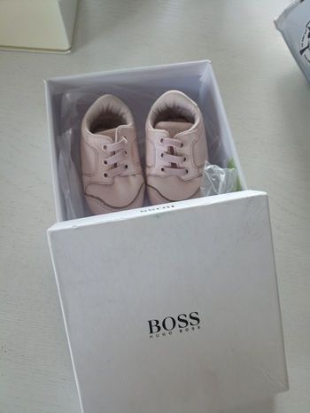 Adorables les chaussures bébé Hugo Boss 