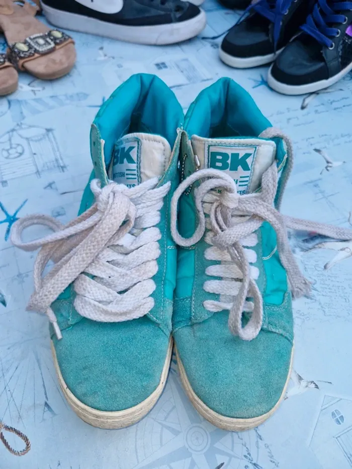 Baskets bleues - photo numéro 4