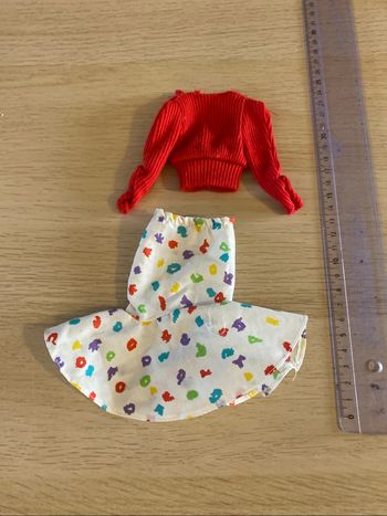 Barbie poupée Mattel bright and breezy 1987 pull rouge jupe