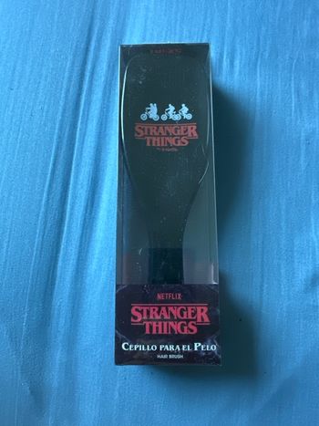 Brosse à cheveux stranger things neuve 