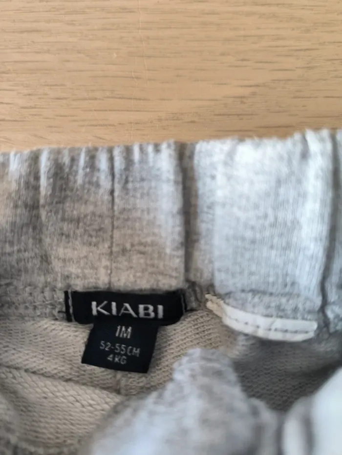 Pantalon 1 mois - photo numéro 3