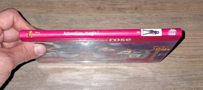 Livre la bibliothèque rose descendants- l école des secrets - photo numéro 8