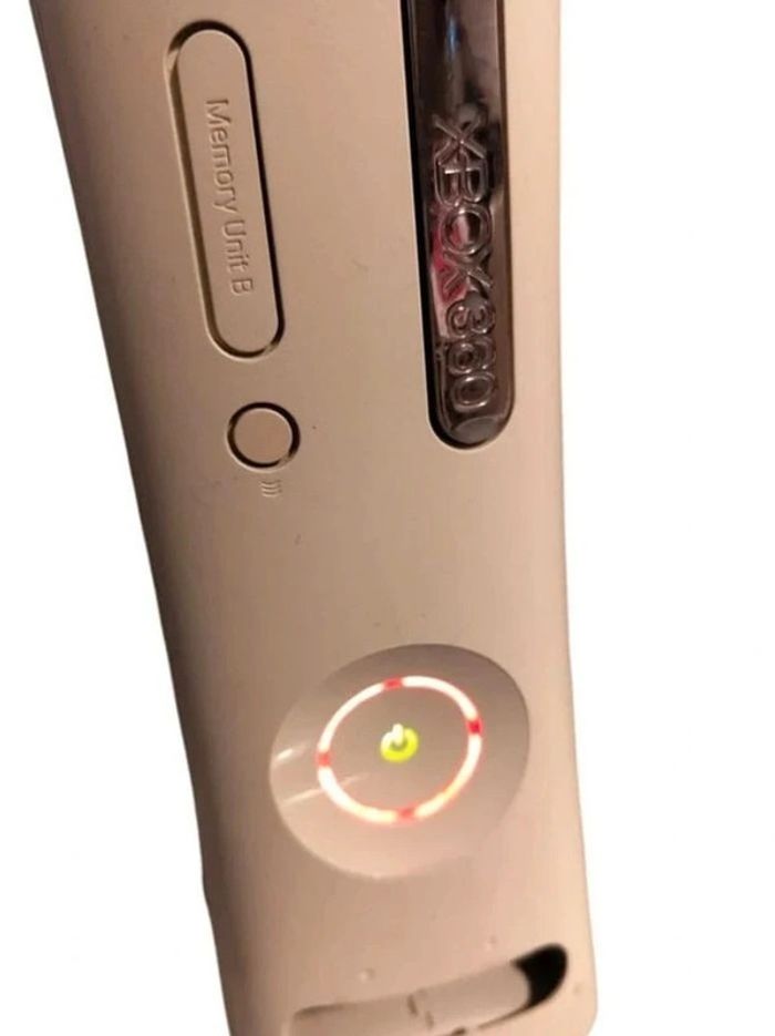 Xbox 360 pour pièces - photo numéro 2