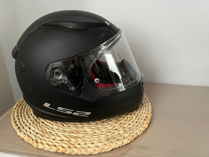 Casque enfant taille S comme neuf - photo numéro 4