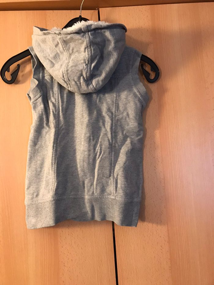 Gilet gris. - photo numéro 2