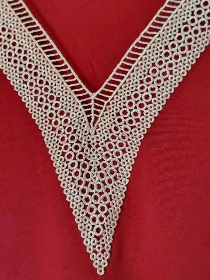 Blouse bordeaux col dentelle ajourée M - photo numéro 4