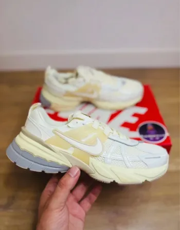 Nike V2k Run White Pale Ivory Taille 40