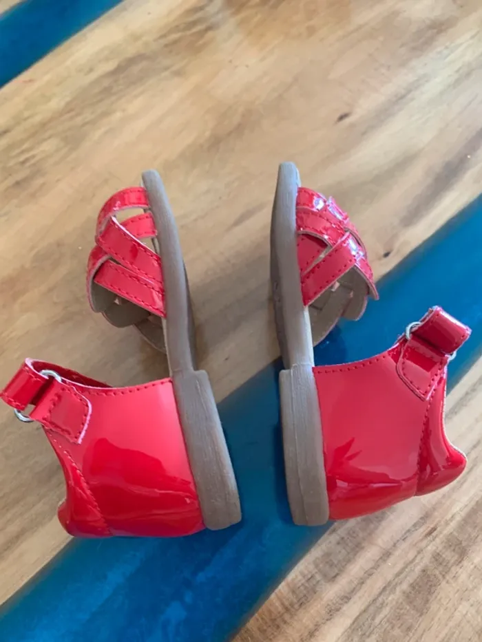 Sandales rouge vernis taille 19 - photo numéro 3