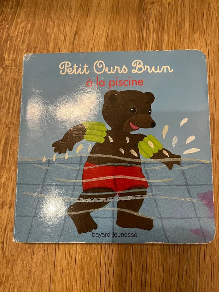 Livre petit ours brun