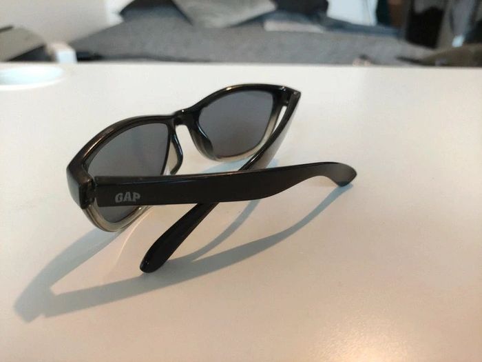 Lunettes de soleil pour enfants de la marque GAP - photo numéro 6