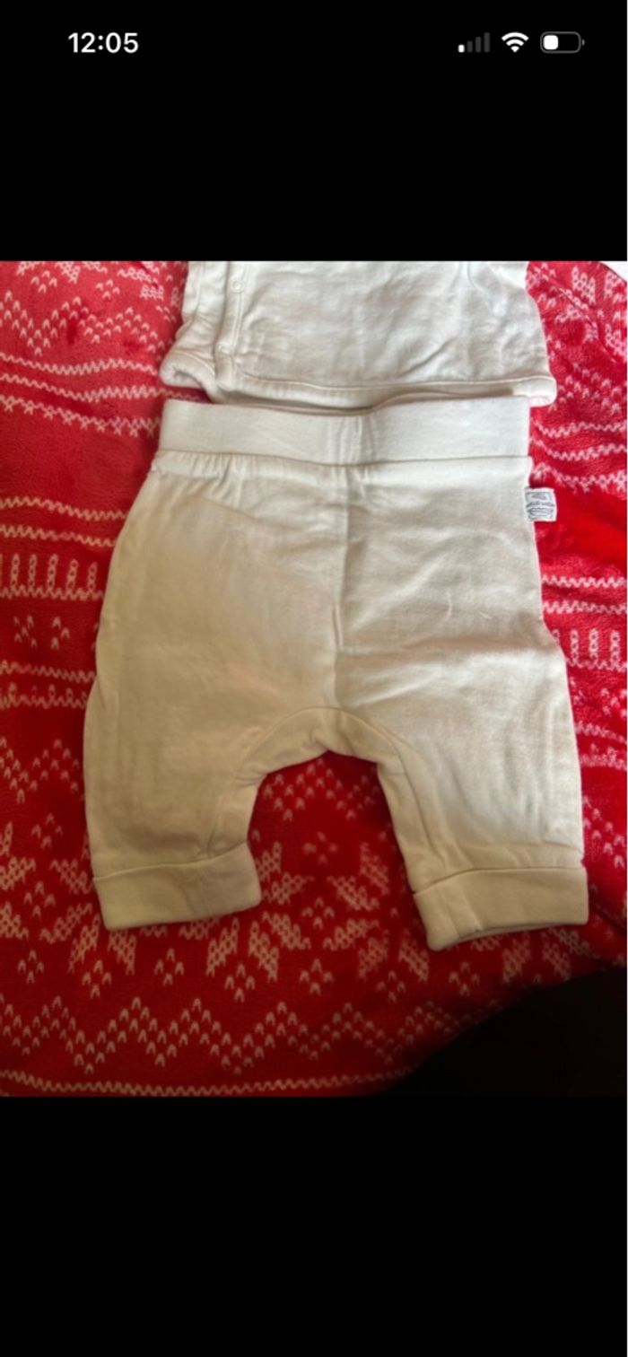 Ensemble bébé taille 1 mois - photo numéro 2