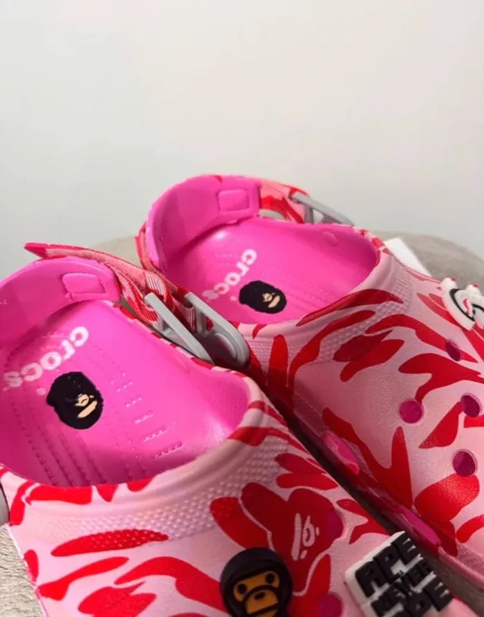 Crocs BAPE rose camo 40 - photo numéro 3