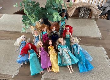 Lot Barbie princesse 