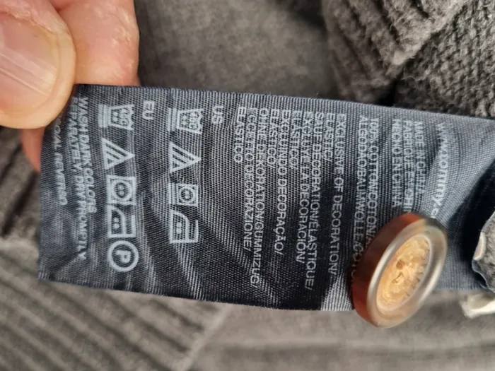 ● Pull Tommy Hilfiger gris foncé – Taille XXL Homme (mesures en photos) - photo numéro 9