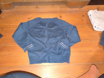 Gilet bleu marine 6 ans lignes argentés