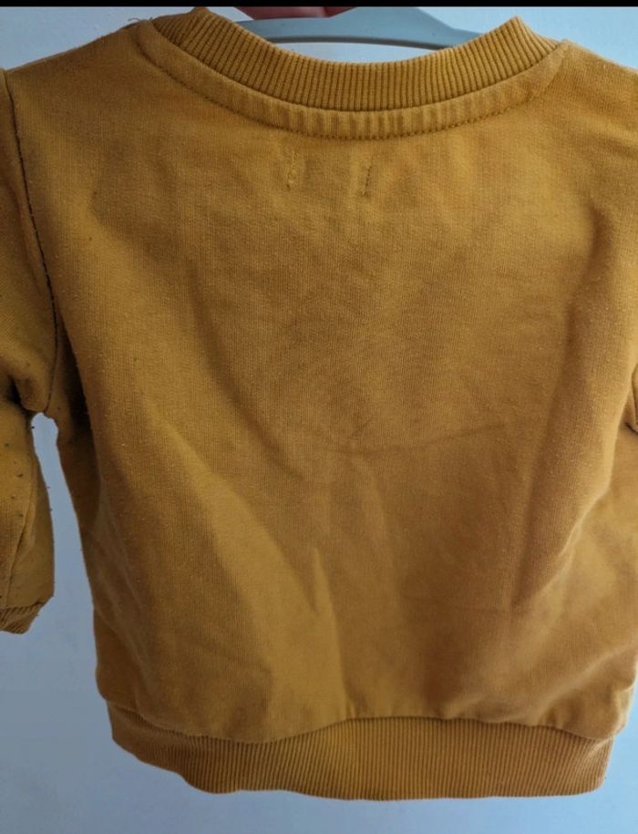 Pull 6 mois jaune moutarde - photo numéro 3