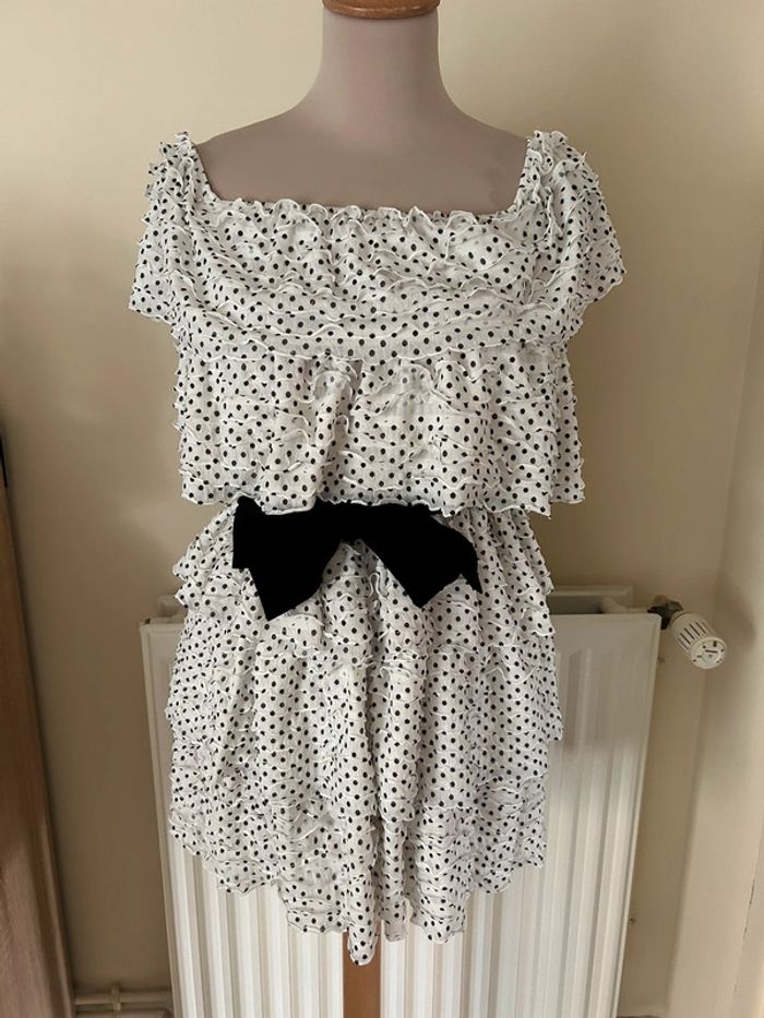 Robe à volants, noire et blanche, Zara