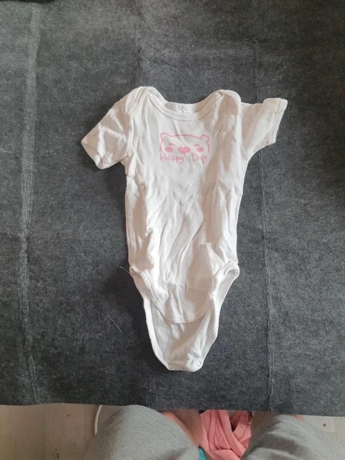Lot de body 18mois - photo numéro 12