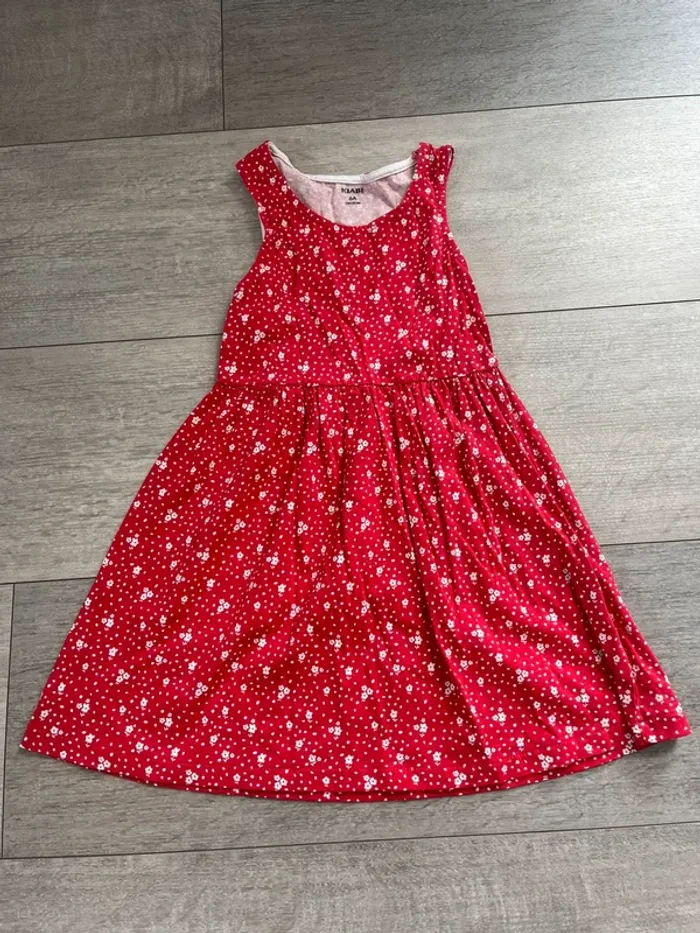 Robe Kiabi fille 6 ans rouge fleurs