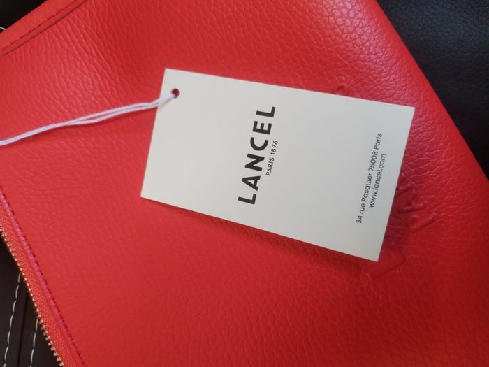 Pochette Lancel zippée avec dragonne - photo numéro 8