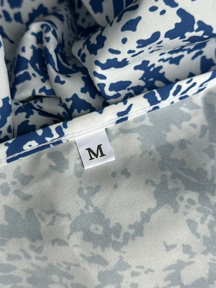 Robe d’été légère manches courtes bleu banche fleuri décolleté devant ouvert noeud M/38 - photo numéro 5