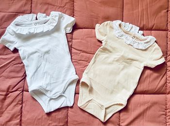 Lot de body manches courtes avec col- Taille 3 mois-Kiabi-neuf sans étiquette
