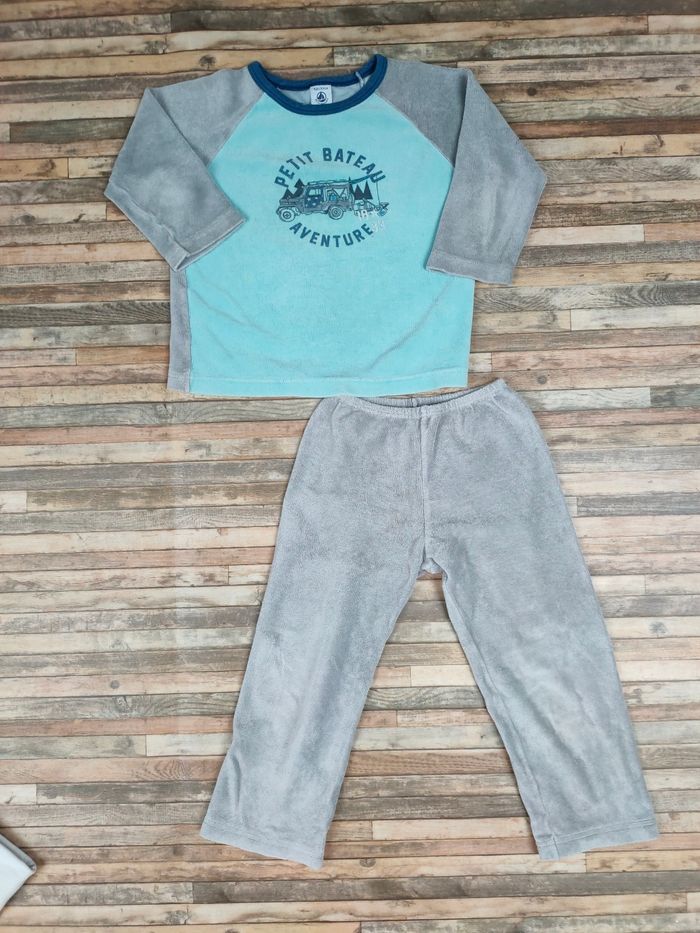 Pyjama velours Petit Bateau et tee-shirt manches courtes 4 ans - photo numéro 2