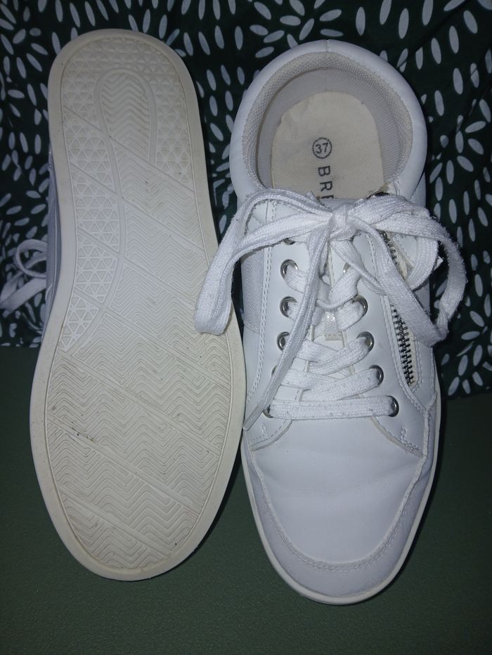 Vends paire baskets blanc nacré  Breal - photo numéro 2