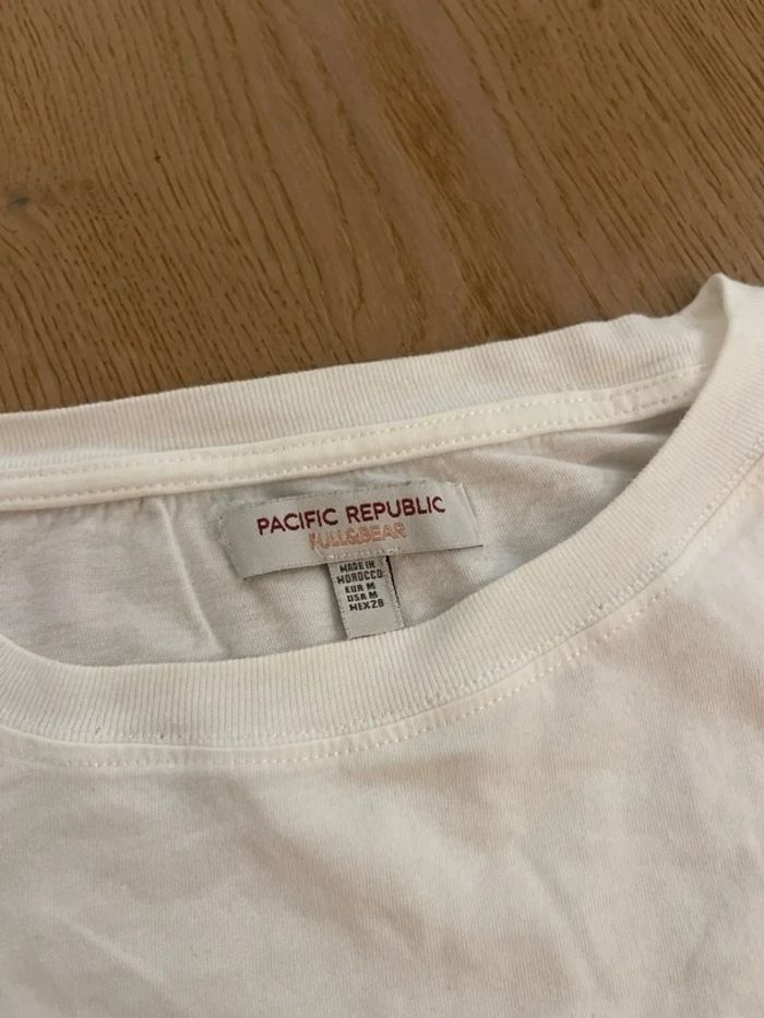 T-shirt blanc avec motif graphique de Pull&Bear - photo numéro 2