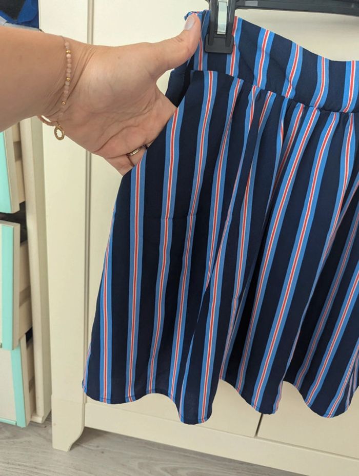 Jupe femme taille 40 Kiabi rayures verticales - photo numéro 4