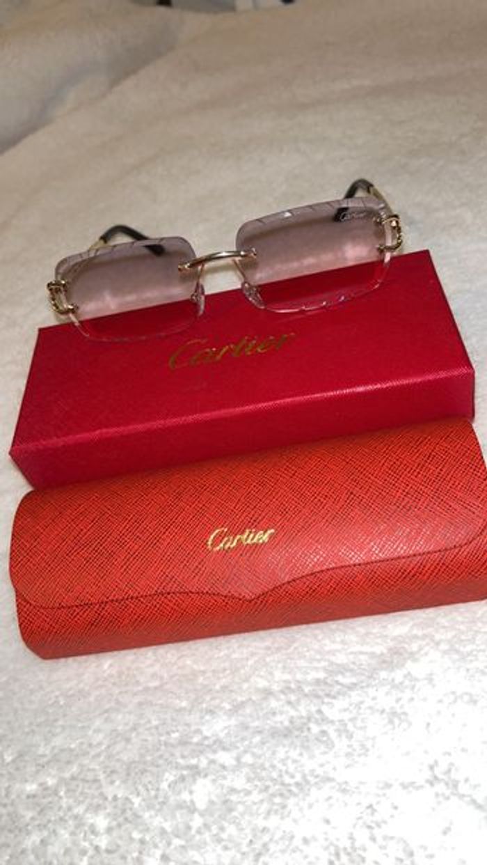 Cartier carré rose