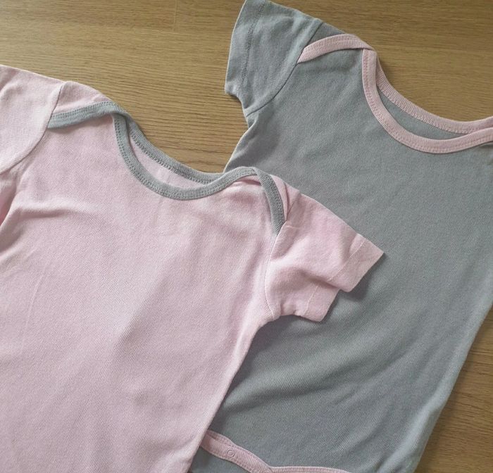 🩷 Lot de 2 bodies 12 mois Tissaia #emyfleury_12moisfille - photo numéro 2