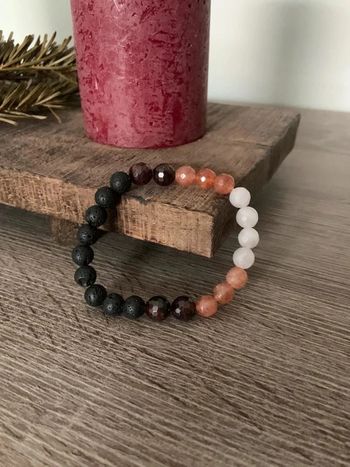 VENTE Bracelet en pierre de lave grenat et quartz