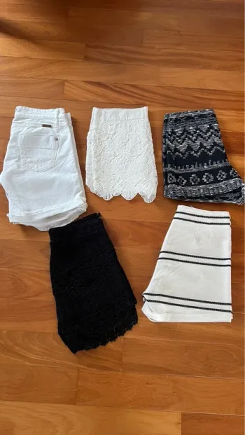 Lot de 5 shorts taille haute tissu et broderie
