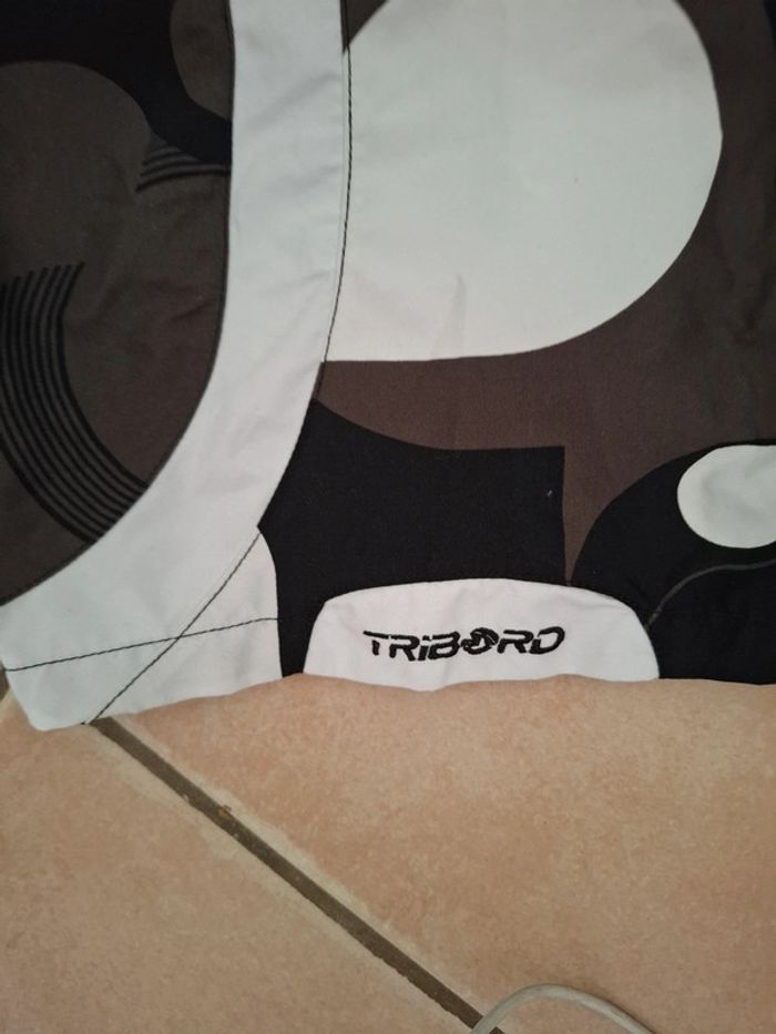 Short de bain av pochette qui ferme pr y mettre une clé - photo numéro 3