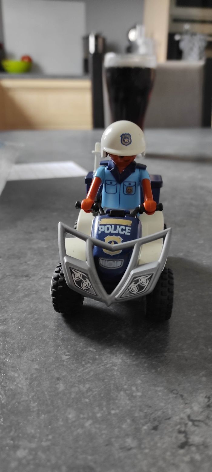 (A79) Playmobil quad police à friction