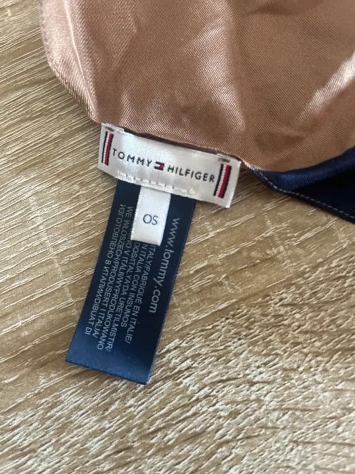 Carré de soi Tommy Hilfiger - photo numéro 3